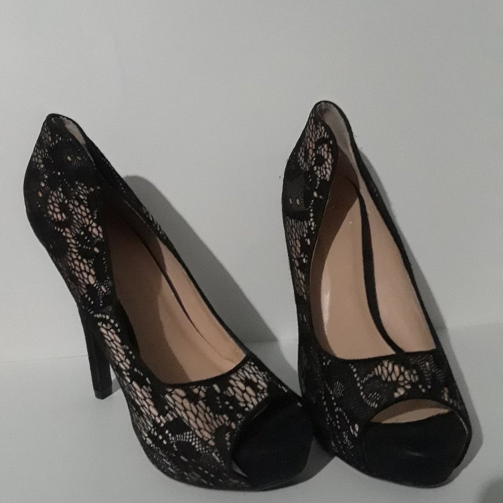 EUC Black lace look peep toe heals